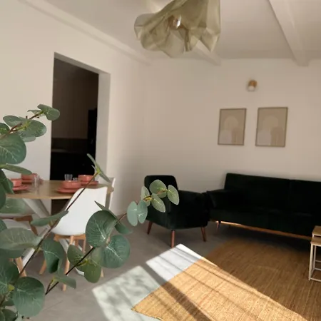 Semesterbostad La Maison Du Cerisier *