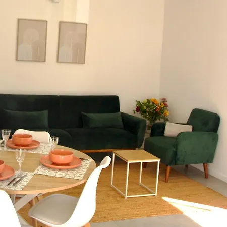 La Maison Du Cerisier بيت للعطل مانوسك